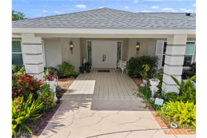 5649 Country Lakes Drive, Sarasota, FL 34243 Sold 10/10/25