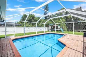 539 Cypress Way E, Naples