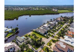2375 TARPON Road, Naples, FL 34102 - MLS#225067439