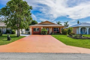 816 98th Avenue, Naples, FL 34108 - MLS#225067461