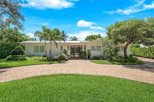 642 6th Avenue, Naples, FL 34102 - MLS#225067478