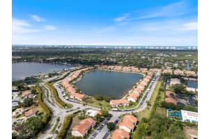 7707 Jewel Ln 201, Naples