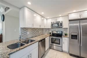 380 Seaview Court, Marco Island, FL 34145 - MLS#225067638