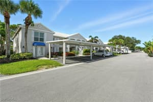 876 Gulf Pavilion Drive, Naples, FL 34108 - MLS#225067674