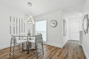 876 Gulf Pavilion Drive, Naples, FL 34108 - MLS#225067674