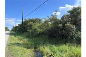  27th Ave NE, Naples, FL 34120 - MLS#225067735