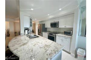10951 Gulf Shore Drive, Naples, FL 34108 - MLS#225067788