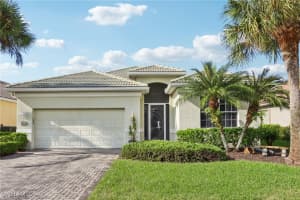 3662 Grand Cypress Dr, Naples