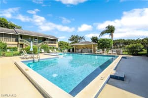 5501 Rattlesnake Hamm Rd 109, Naples