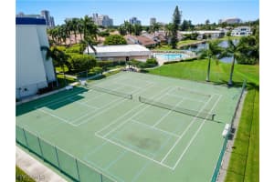 555 Park Shore Dr B302, Naples, FL 34104 - MLS#225067865