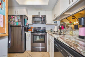 5832 Vancouver Circle, Fort Myers, FL 33907 - MLS#225067895