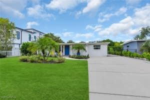 2048 Holiday Lane, Naples, FL 34104 - MLS#225067919