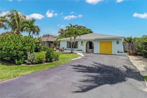 564 107th Avenue, Naples, FL 34108 - MLS#225067953