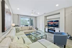 4883 Hampshire Ct 102, Naples
