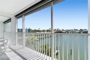 300 Park Shore Drive, Naples, FL 34103 - MLS#225067976