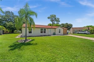 9288 Oak Bridge Ct, Fort Myers