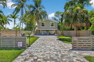3020 Woodside Avenue, Naples, FL 34112 - MLS#225068101