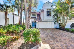 27131 Oakwood Lake Dr, Bonita Springs