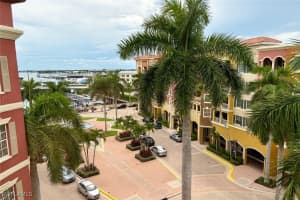 401 Bayfront Place, Naples, FL 34102 - MLS#225068184