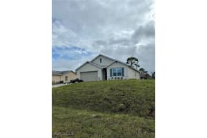 3811 21 Street, Lehigh Acres, FL 33976 - MLS#225068252