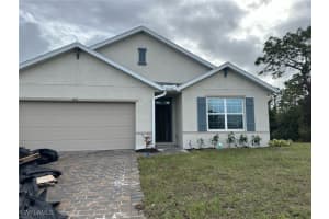 3811 21 Street, Lehigh Acres, FL 33976 - MLS#225068252