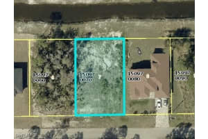 625 Allison Street, Lehigh Acres, FL 33974 - MLS#225068263