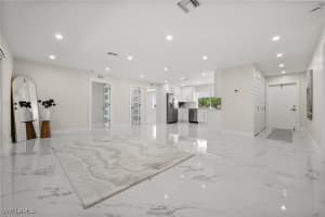 292 Winners Cir 2776, Naples