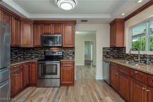 5090 Boxwood Way, Naples, FL 34116 - MLS#225068365
