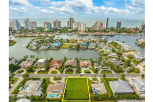 4228 Crayton Road, Naples, FL 34103 - MLS#225068379