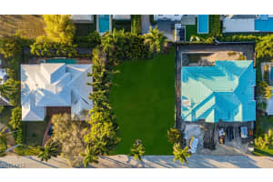 400 Wedge Drive, Naples, FL 34103 - MLS#225068385