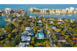 400 Wedge Drive, Naples, FL 34103 - MLS#225068385