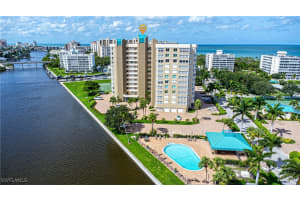 25 Bluebill Avenue, Naples, FL 34108 - MLS#225068407