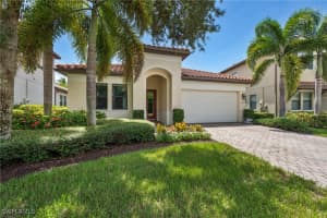4072 Raffia Dr, Naples