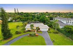 700 BOW LINE Drive, Naples, FL 34103 - MLS#225068435