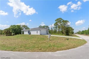 842 Naples Avenue, Lehigh Acres, FL 33974 - MLS#225068447