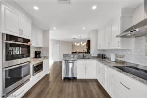 27131 Oakwood Lake Drive, Bonita Springs, FL 34134 - MLS#225068499