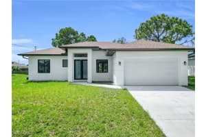 2703 42nd St W, Lehigh Acres