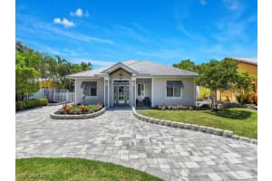 740 5th Ave N, Naples