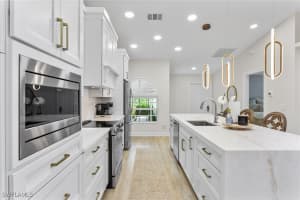 754 Wiggins Bay 14L Drive, Naples, FL 34110 - MLS#225068594