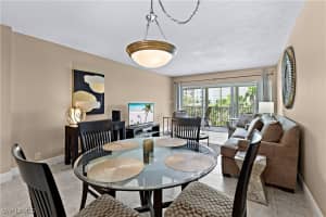 1 Bluebill Avenue, Naples, FL 34108 - MLS#225068602