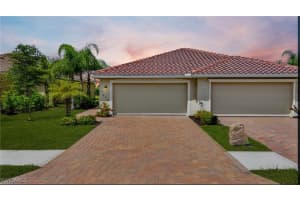 1676 Alameda Dr, Naples