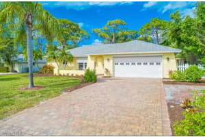 173 7th St, Bonita Springs
