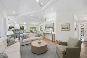 347 Emerald Bay Circle, Naples, FL 34110 - MLS#225068710
