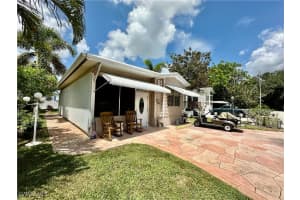 186 Panther Pass Cir 186, Naples