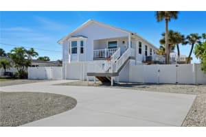 7868 Buccaneer Dr, Fort Myers Beach