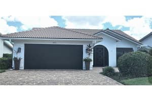 421 Kings Way, Naples