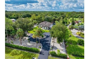 328 16th Ave Nw, Naples