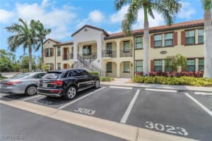 15126 Palmer Lake Cir 103, Naples