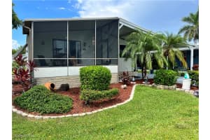 251 Loon Ln, Naples