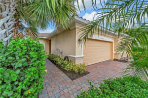 14560 Grapevine Dr, Naples